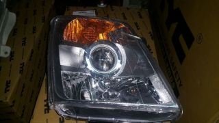 Isuzu Dmax 2007-2012 model araçlara uygun mercekli motorlu far