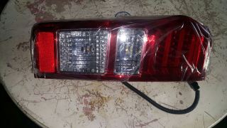 Isuzu dmax 2012-2016 model araçalara ait led ışıklı arka stop